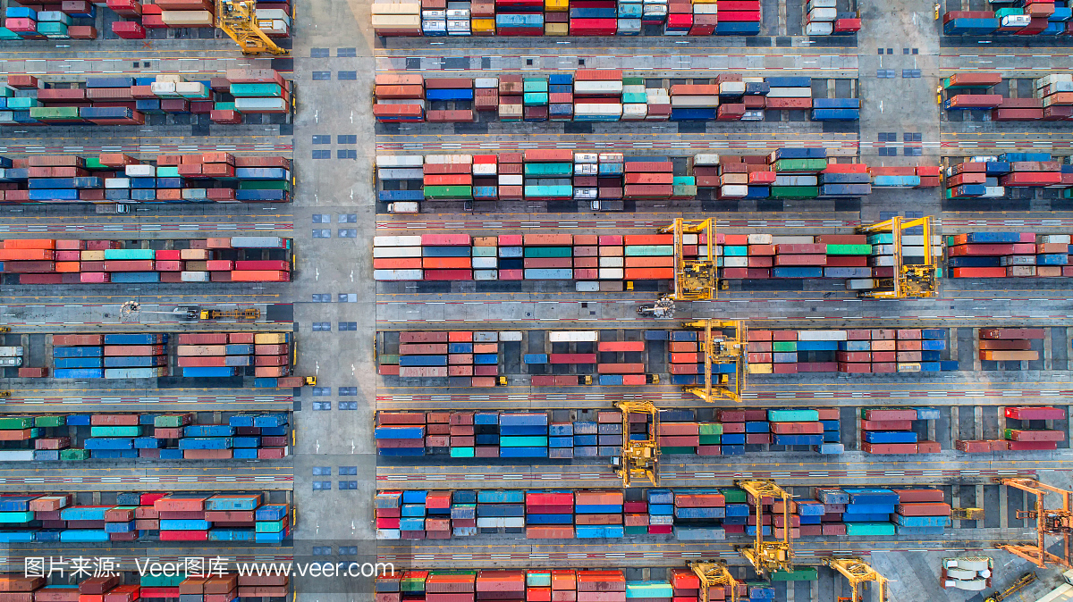 集装箱、集装箱船在进出口和商业物流,由起重机,贸易港口,航运,货物到港。鸟瞰图,水运,国际,壳牌海运,运输,物流,贸易,港口